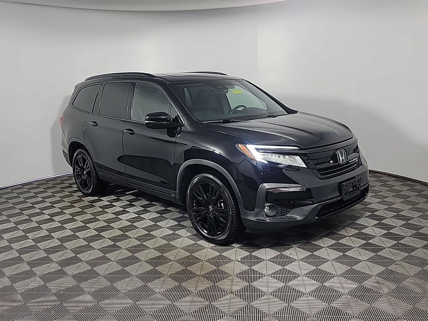 Certified 2022 Honda Pilot Black Edition image 1