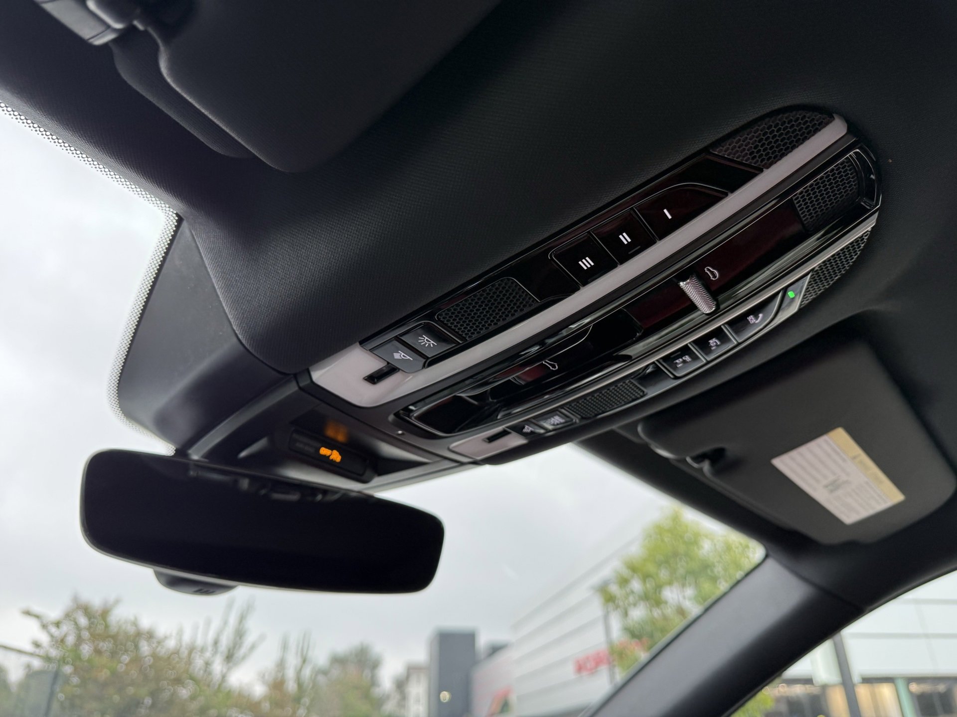 Used 2023 Porsche Cayenne image 17