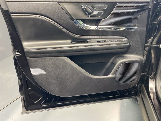 Used 2022 Lincoln Corsair Reserve w/ Equipment Group 201A image 18