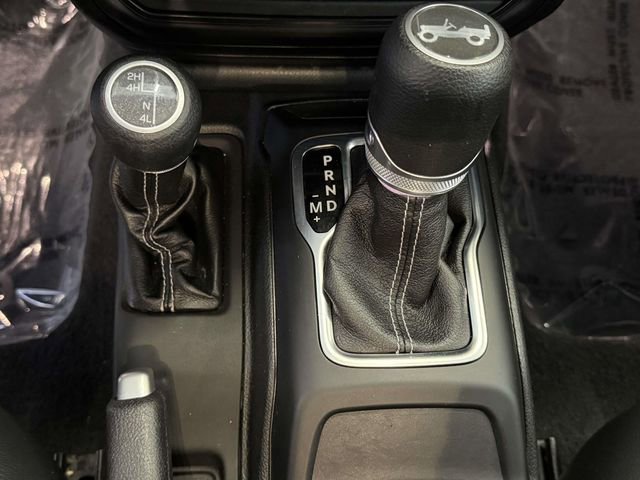 Used 2020 Jeep Wrangler Unlimited Sahara w/ Cold Weather Group AWD/4WD image 23