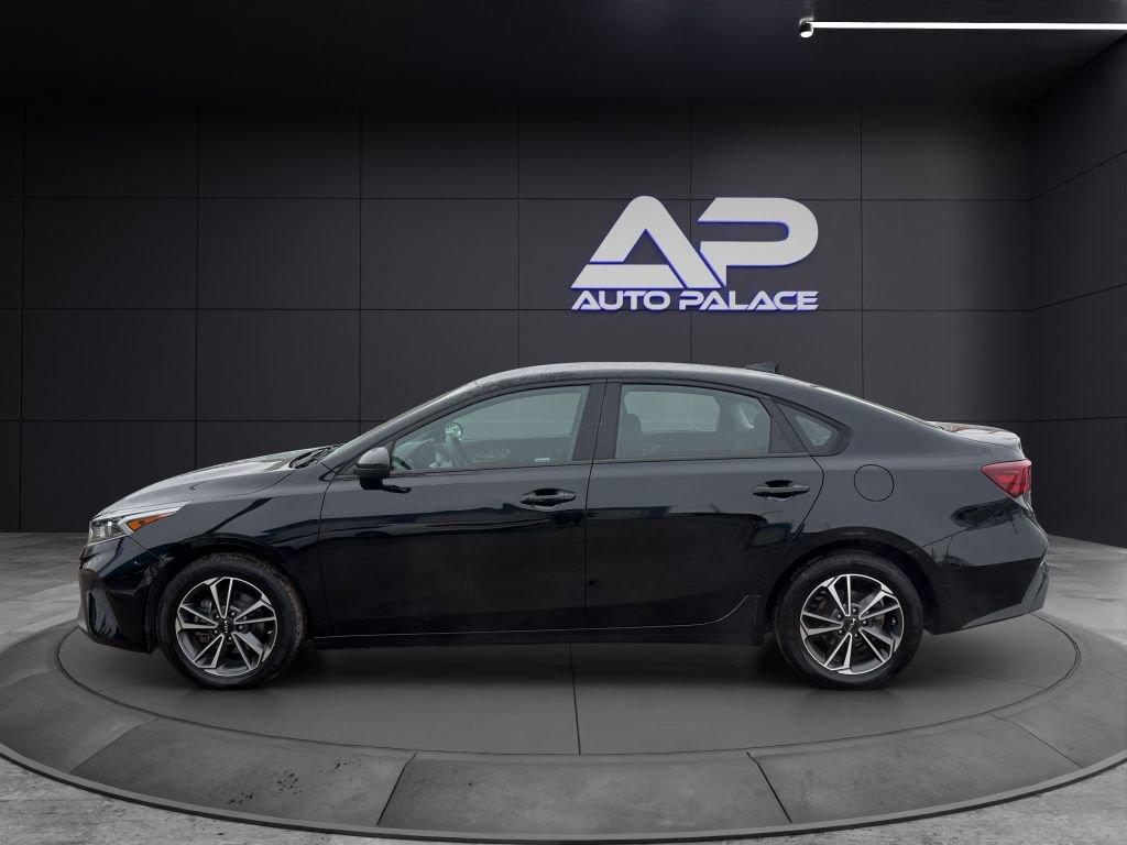 Used 2023 Kia Forte LXS image 7