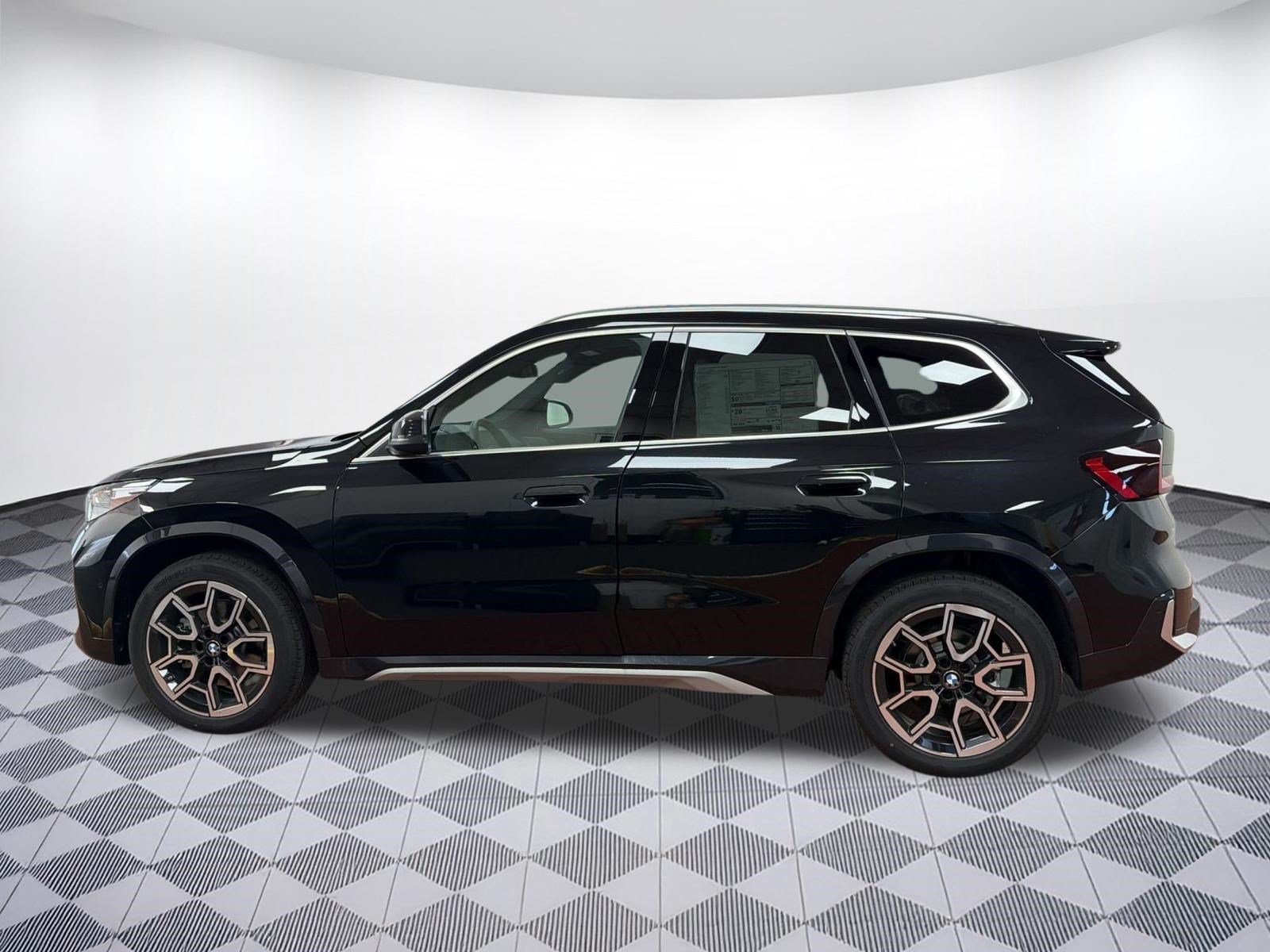 Used 2026 BMW X1 xDrive28i w/ Convenience Package AWD/4WD image 2