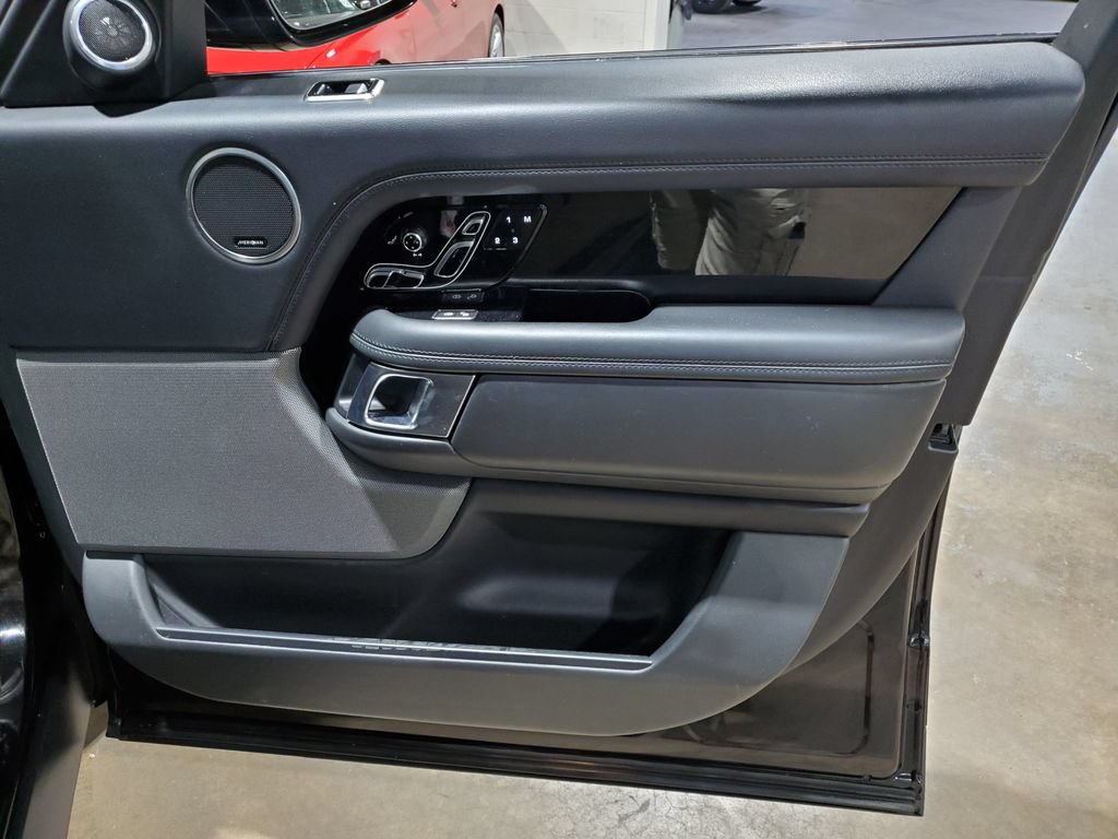 Used 2018 Land Rover Range Rover HSE AWD/4WD image 17