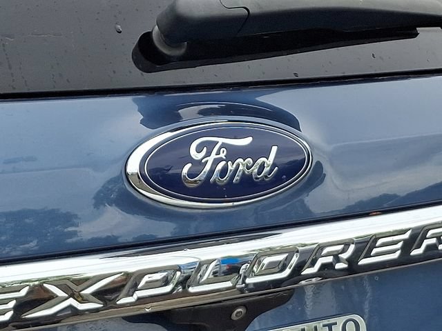 Used 2019 Ford Explorer XLT w/ Equipment Group 202A AWD/4WD image 33