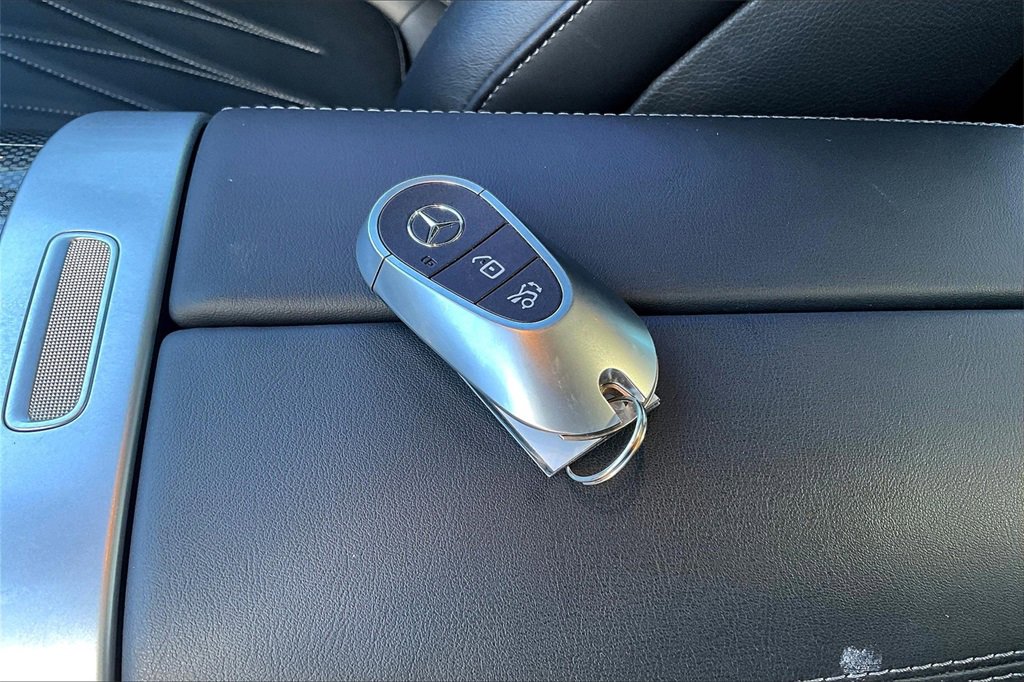 Used 2023 Mercedes-Benz C 300 Sedan image 11