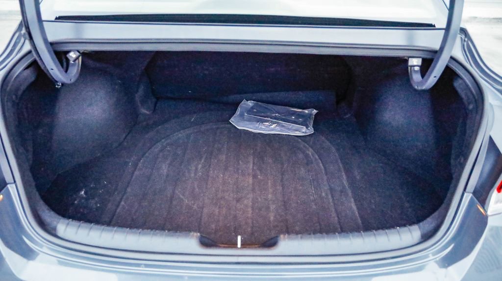 Used 2024 Hyundai Elantra SEL image 26