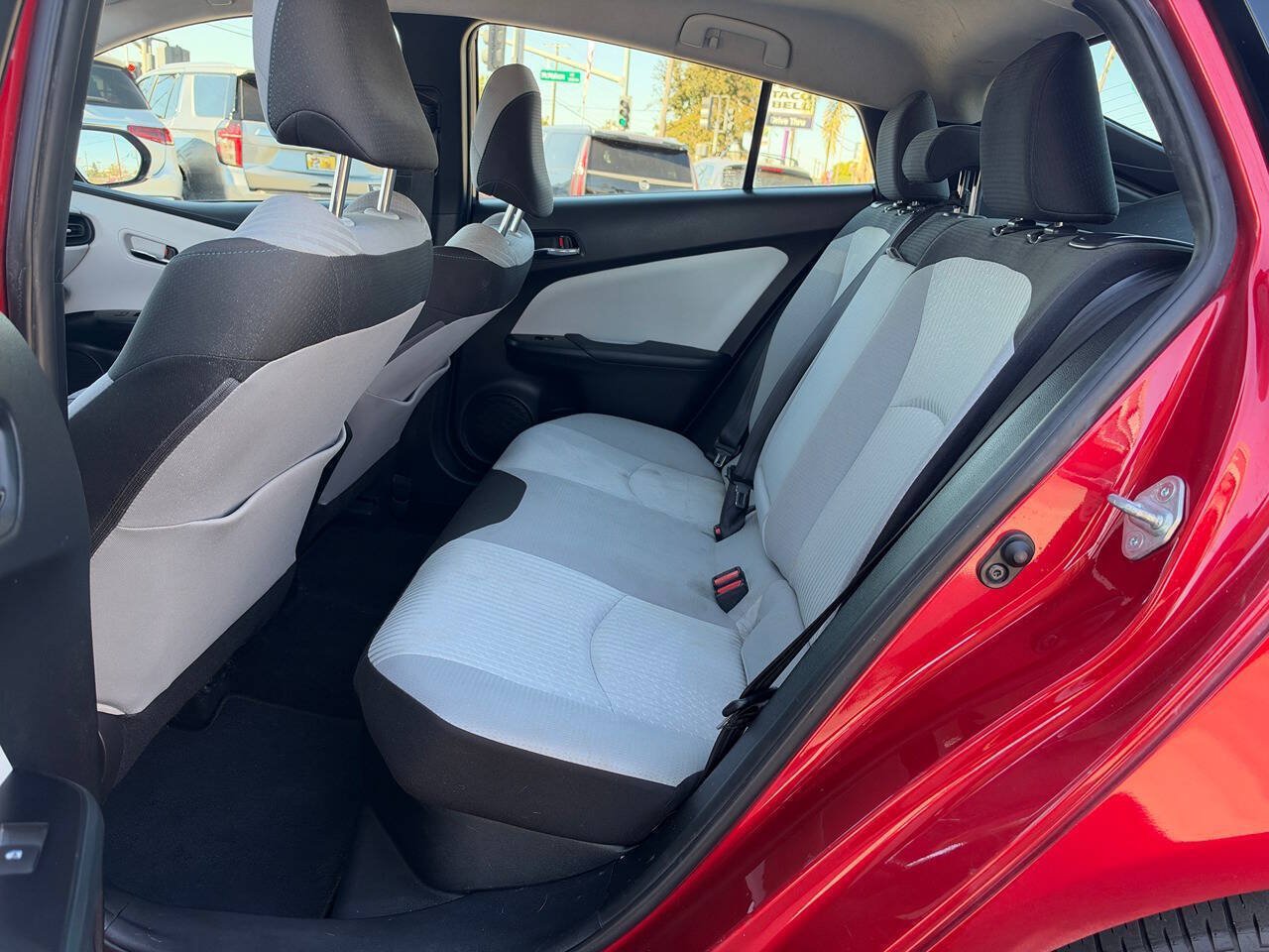 Used 2017 Toyota Prius Two w/ Prius Two Safety Plus Package FWD image 11