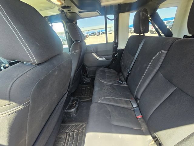 Used 2018 Jeep Wrangler Unlimited Sahara AWD/4WD image 14