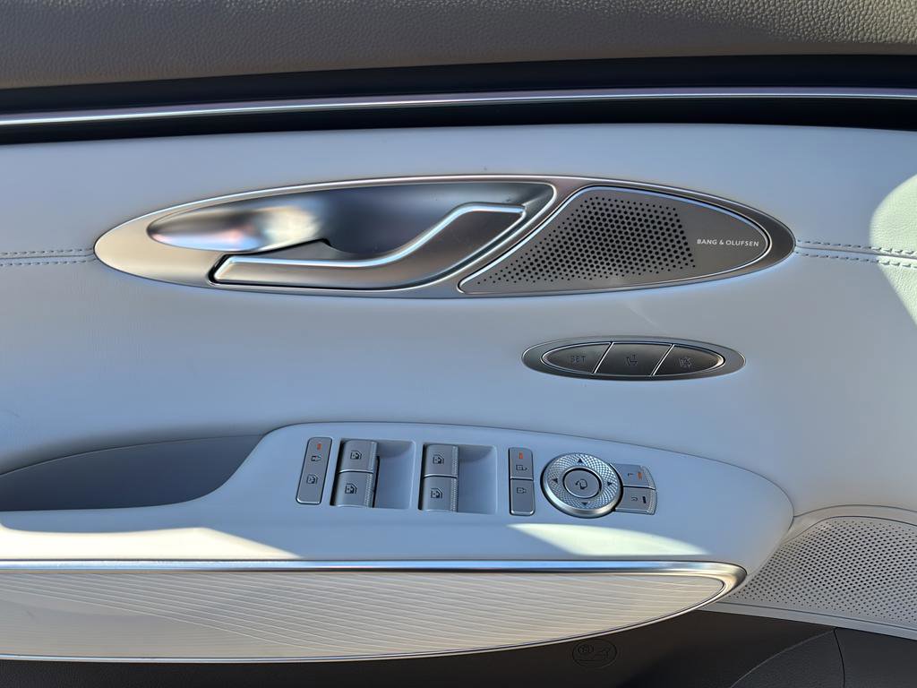 Certified 2026 Genesis GV70 2.5T Advanced image 17