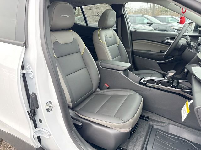 New 2026 Chevrolet Trax ACTIV w/ Sunroof Package FWD image 24