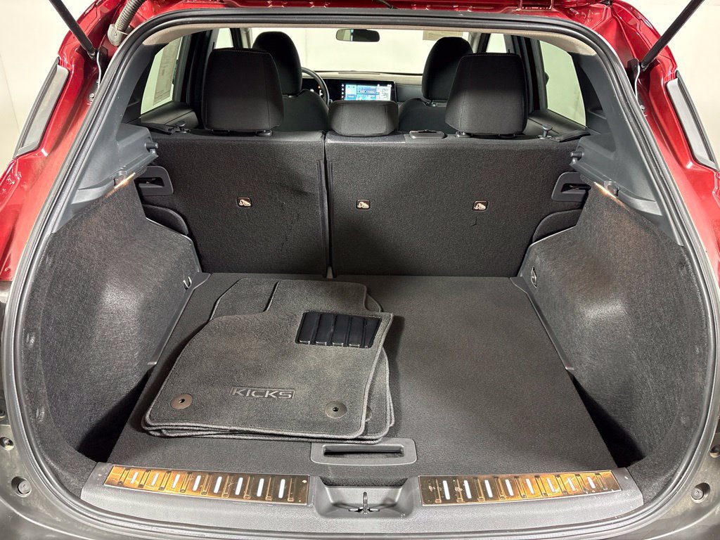 Used 2025 Nissan Kicks SV w/ Illumination Package FWD image 27