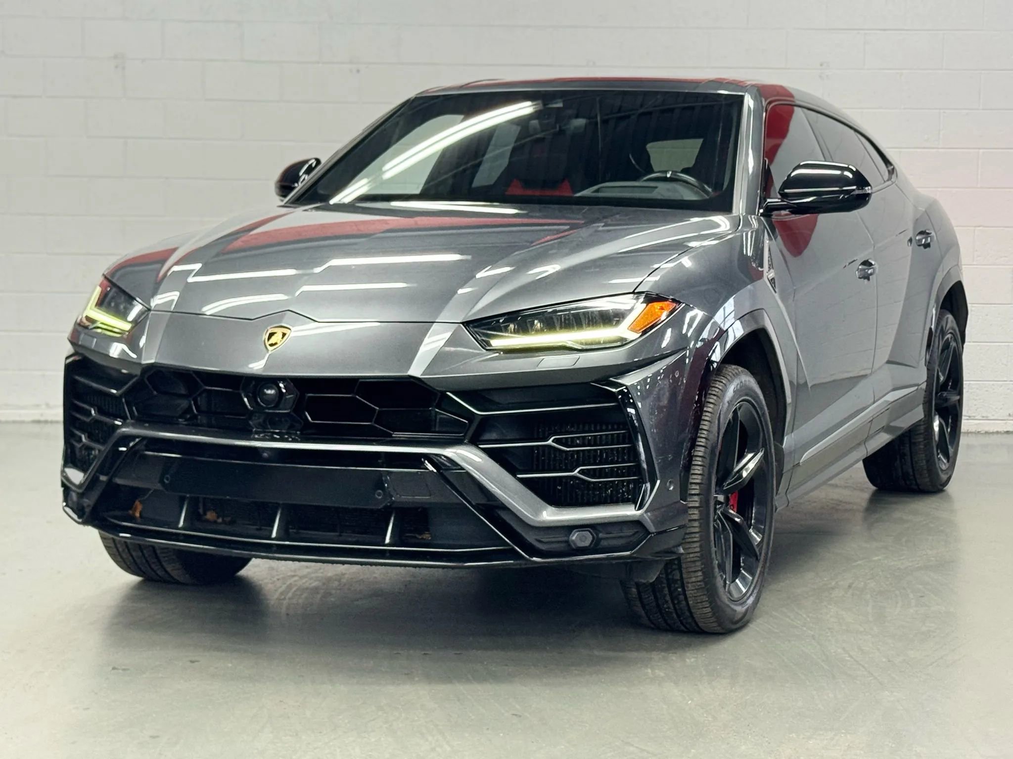 Used 2019 Lamborghini Urus image 1