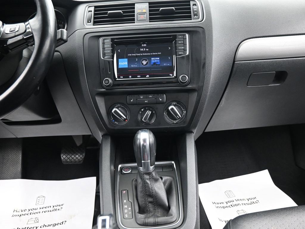 Used 2017 Volkswagen Jetta SE image 21