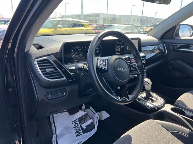 Certified 2024 Kia Seltos S image 10