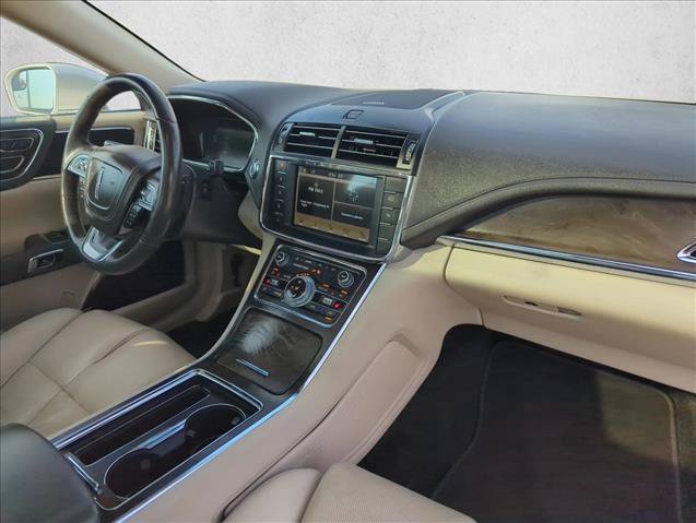 Used 2017 Lincoln Continental Select w/ Climate Package AWD/4WD image 20