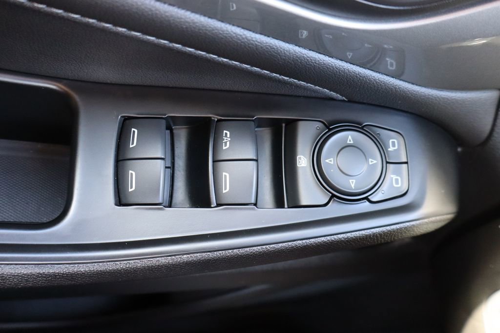 Used 2023 Chevrolet Traverse LT image 25