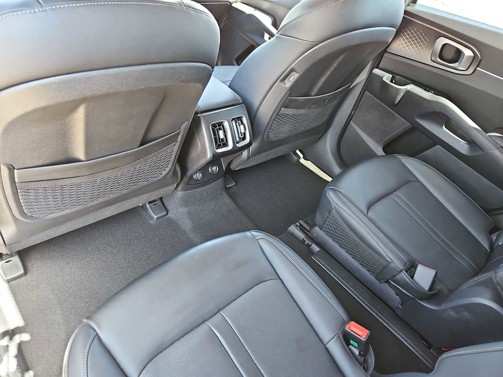 Used 2023 Kia Sorento EX FWD image 18