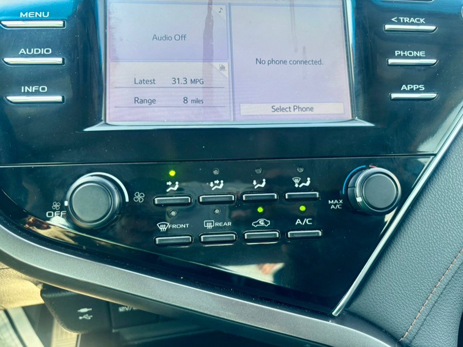 Used 2018 Toyota Camry LE FWD image 24