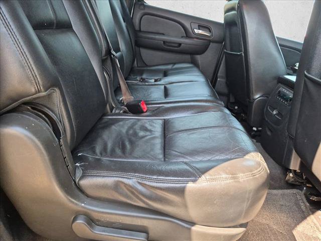 Used 2013 Chevrolet Suburban LT RWD image 15