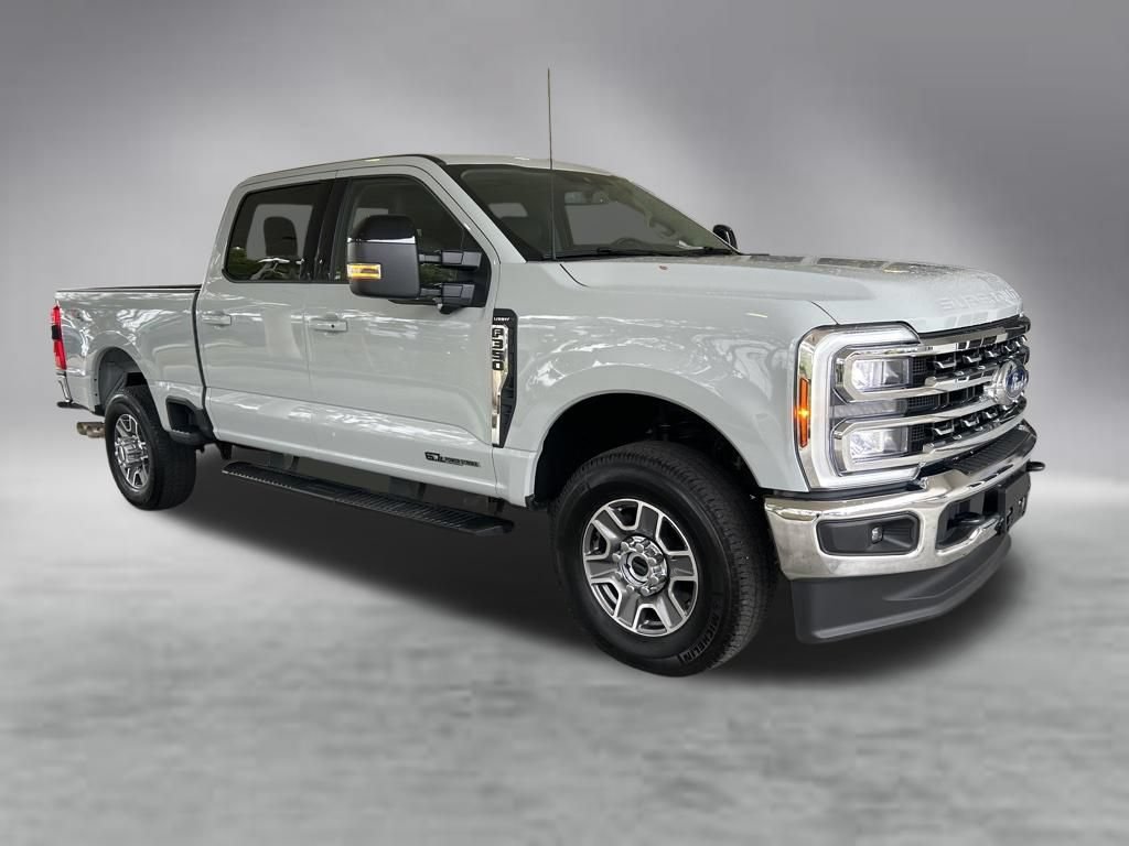 Used 2025 Ford F350 Lariat AWD/4WD image 2