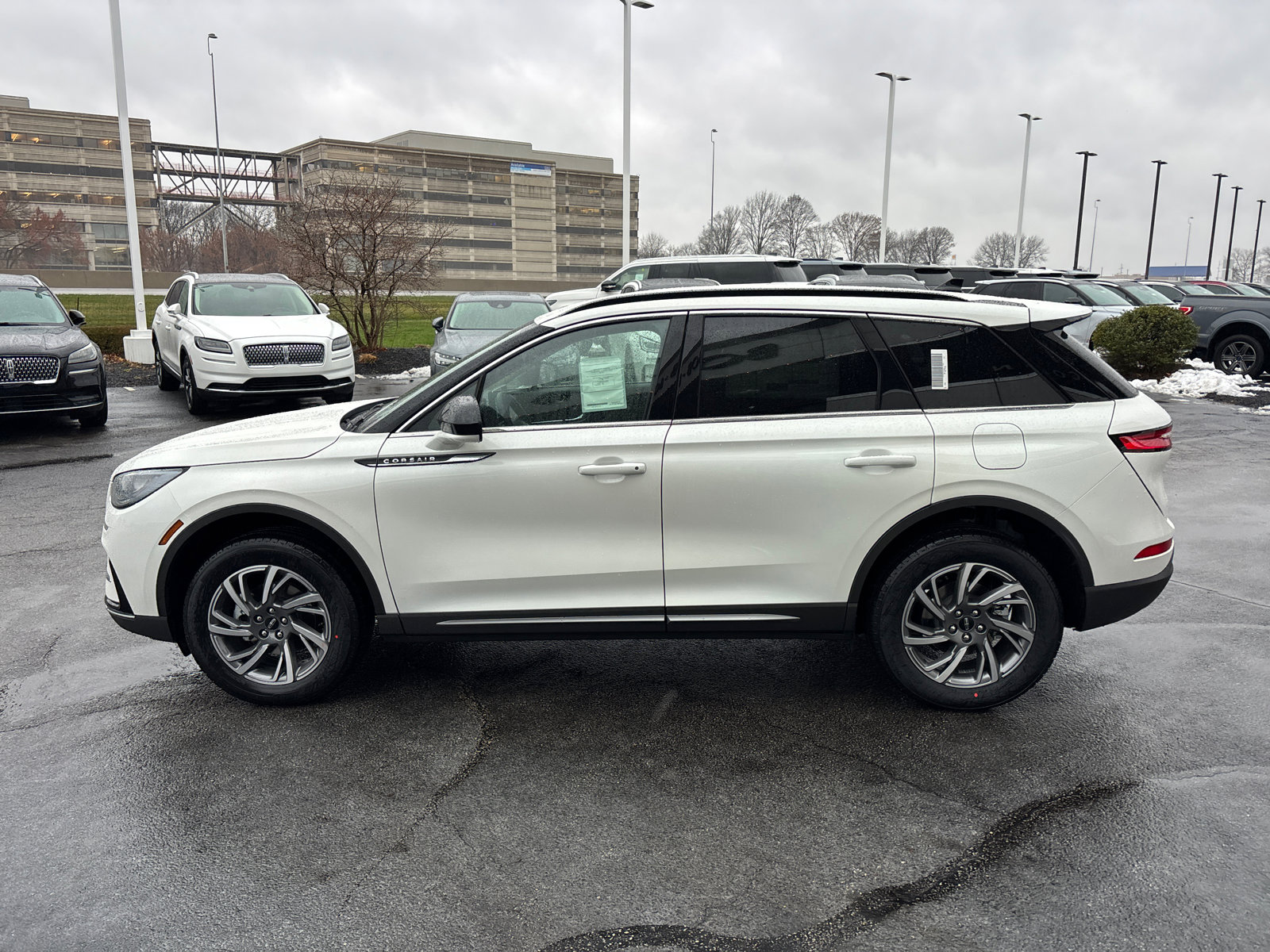 New 2026 Lincoln Corsair Premiere image 4