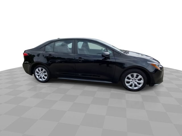 Used 2024 Toyota Corolla LE FWD image 3