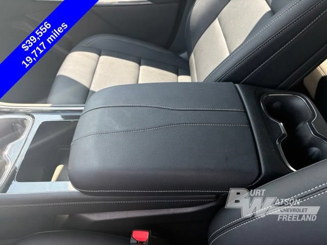 Used 2025 Chevrolet Traverse LT w/ Driver Confidence Package AWD/4WD image 22
