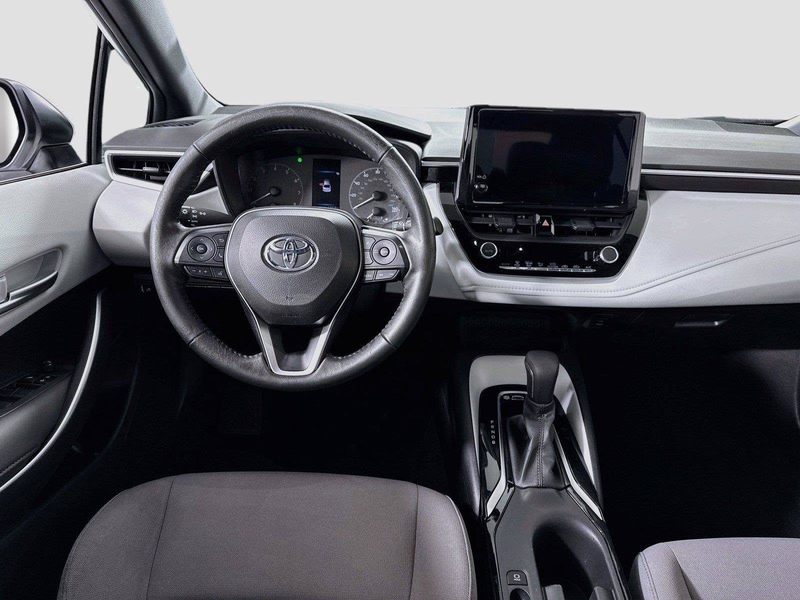 Used 2023 Toyota Corolla SE w/ Carpet Mat Package (TMS) FWD image 2