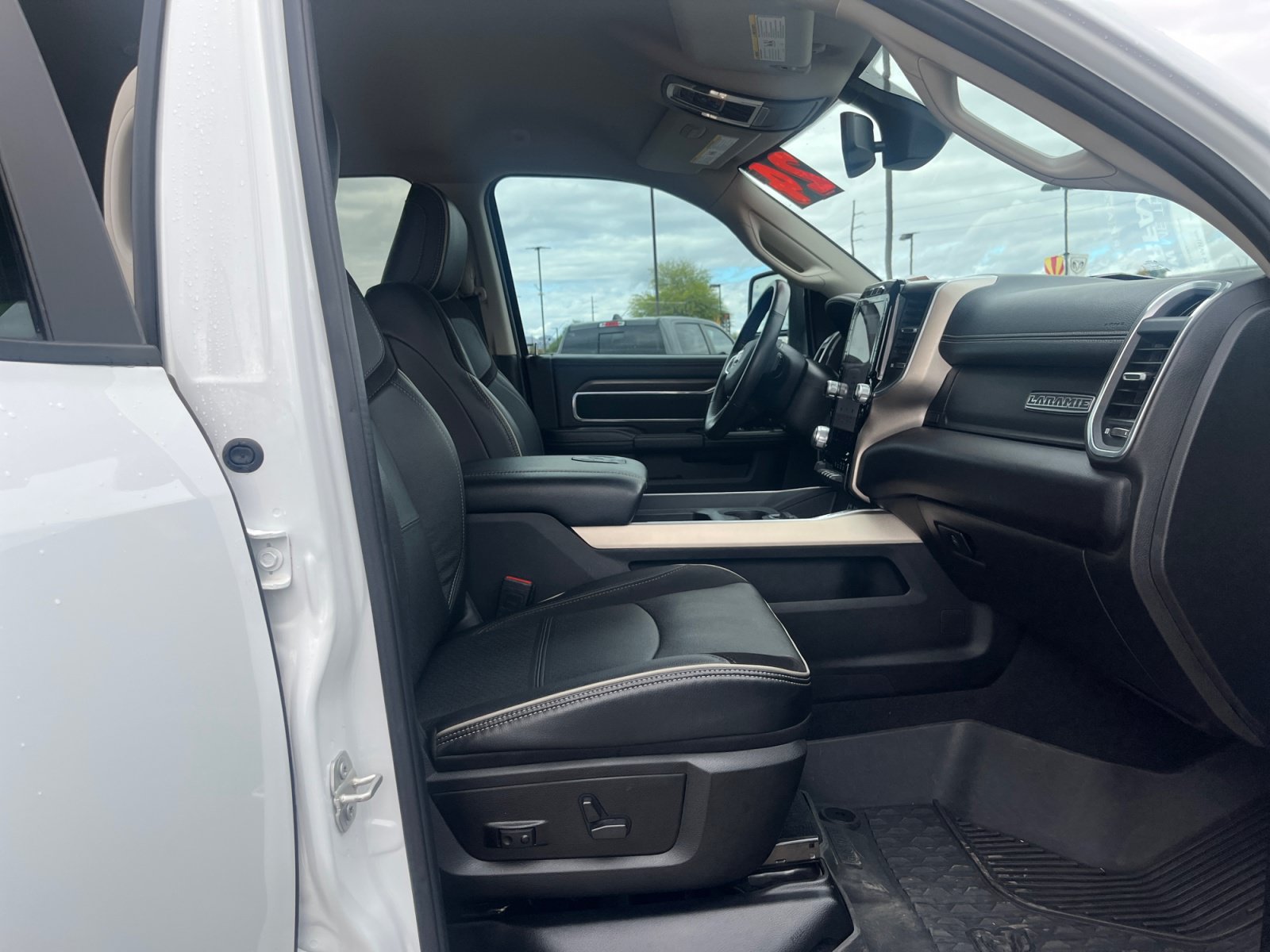 Used 2024 RAM 2500 Laramie w/ Towing Technology Group AWD/4WD image 19