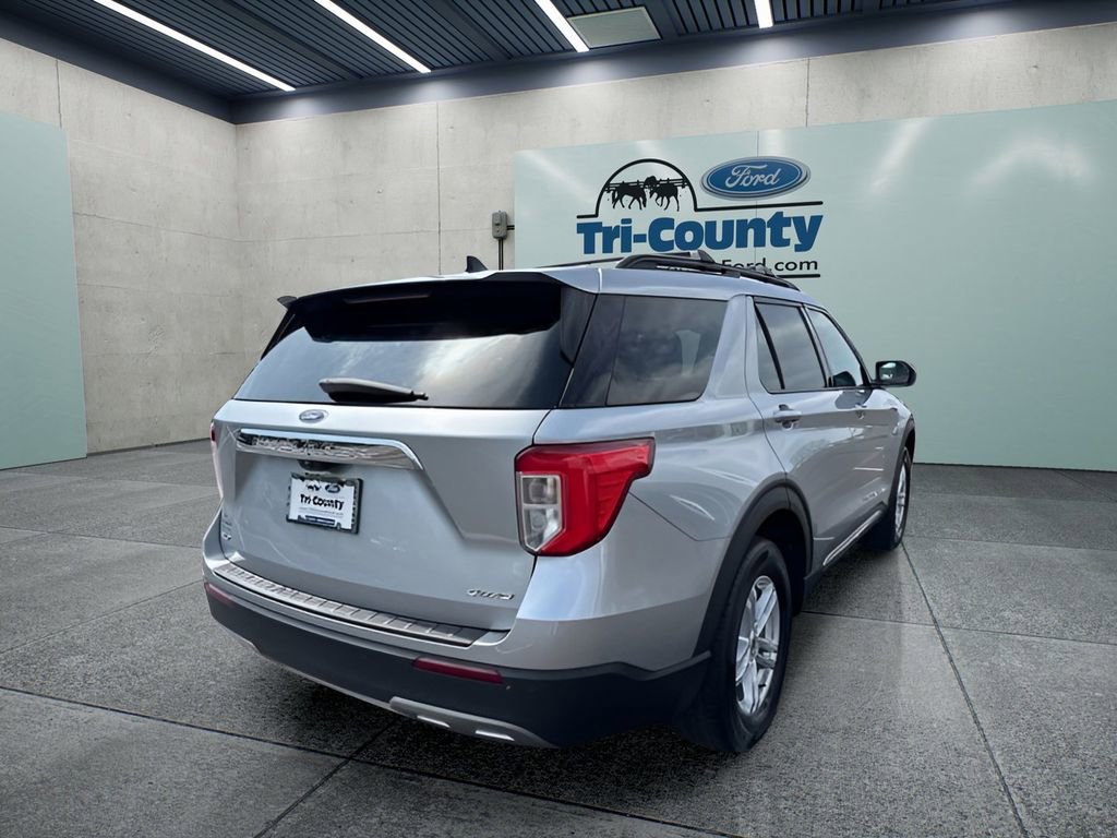 Used 2023 Ford Explorer XLT w/ Equipment Group 202A image 7