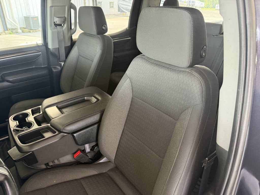 Used 2022 Chevrolet Silverado 1500 LT AWD/4WD image 50