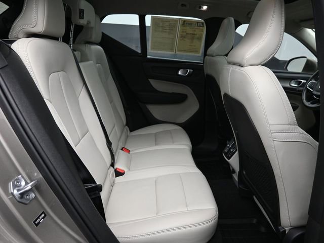 Used 2021 Volvo XC40 T5 Inscription w/ Protection Package Premier image 32