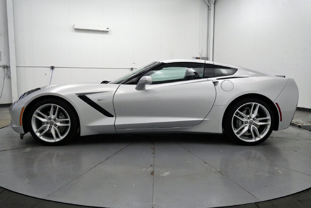 Used 2019 Chevrolet Corvette Stingray Coupe w/ 1LT RWD image 5