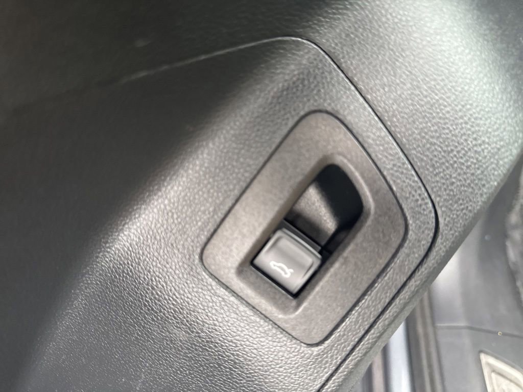 Used 2021 Volkswagen Atlas SE image 29