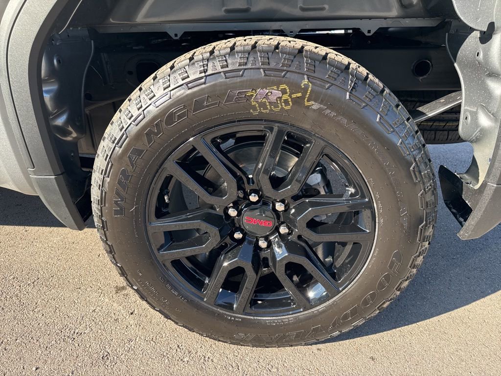 New 2026 GMC Sierra 1500 Elevation image 32