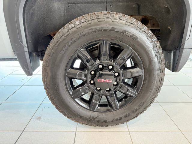 Used 2024 GMC Sierra 2500 AT4 w/ AT4 Preferred Package image 10
