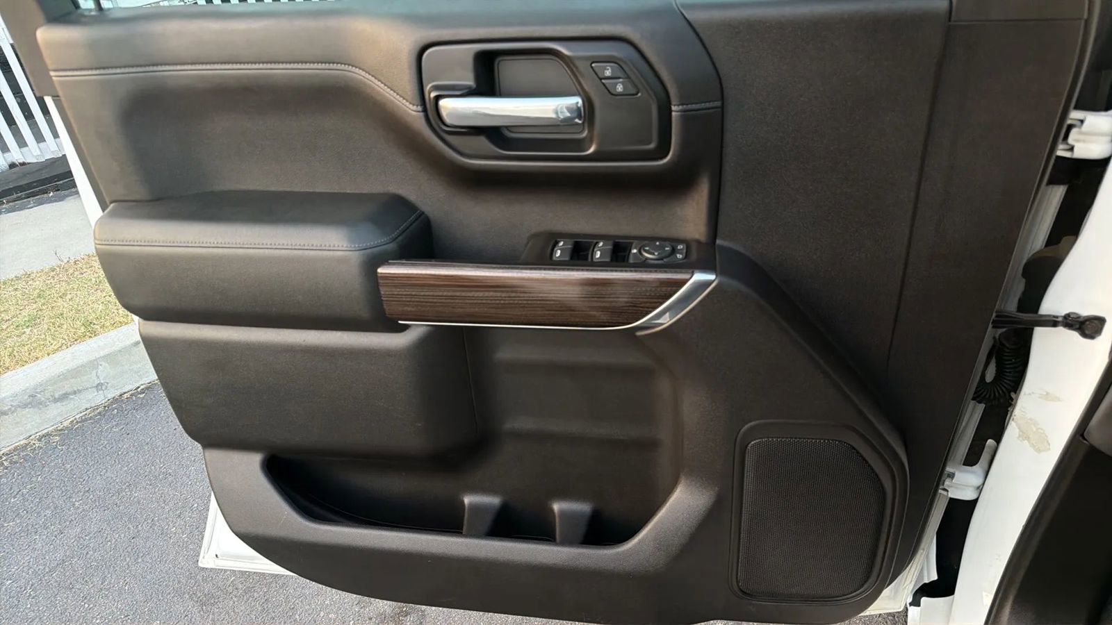 Used 2020 Chevrolet Silverado 1500 LT w/ All-Star Edition AWD/4WD image 15