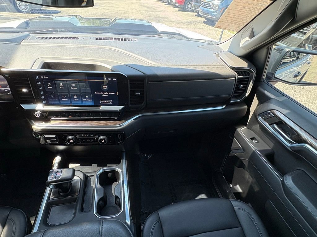 Used 2024 Chevrolet Silverado 1500 LT Trail Boss w/ Convenience Package II image 17