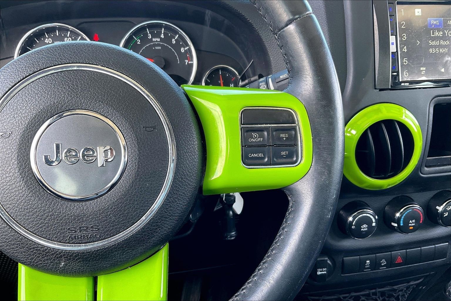Used 2018 Jeep Wrangler Sport AWD/4WD image 13