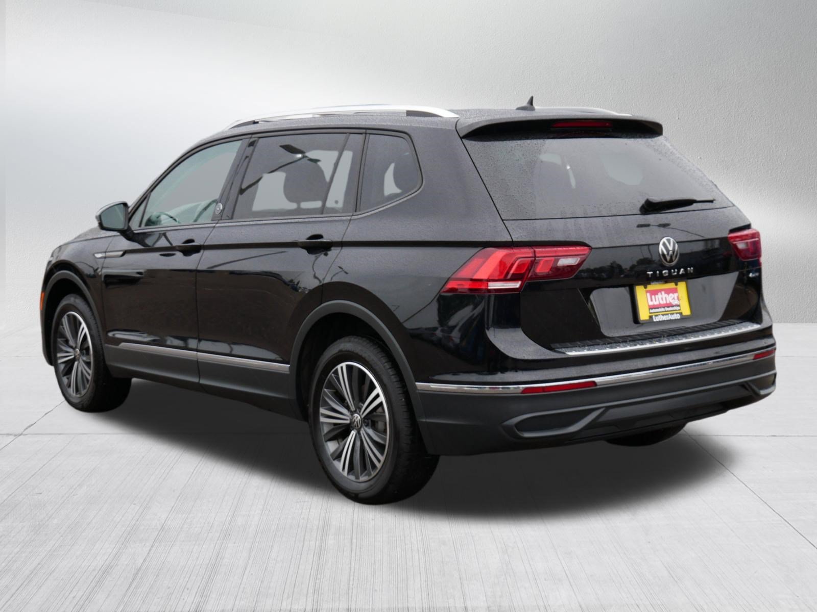 Certified 2024 Volkswagen Tiguan Wolfsburg Edition AWD/4WD image 5