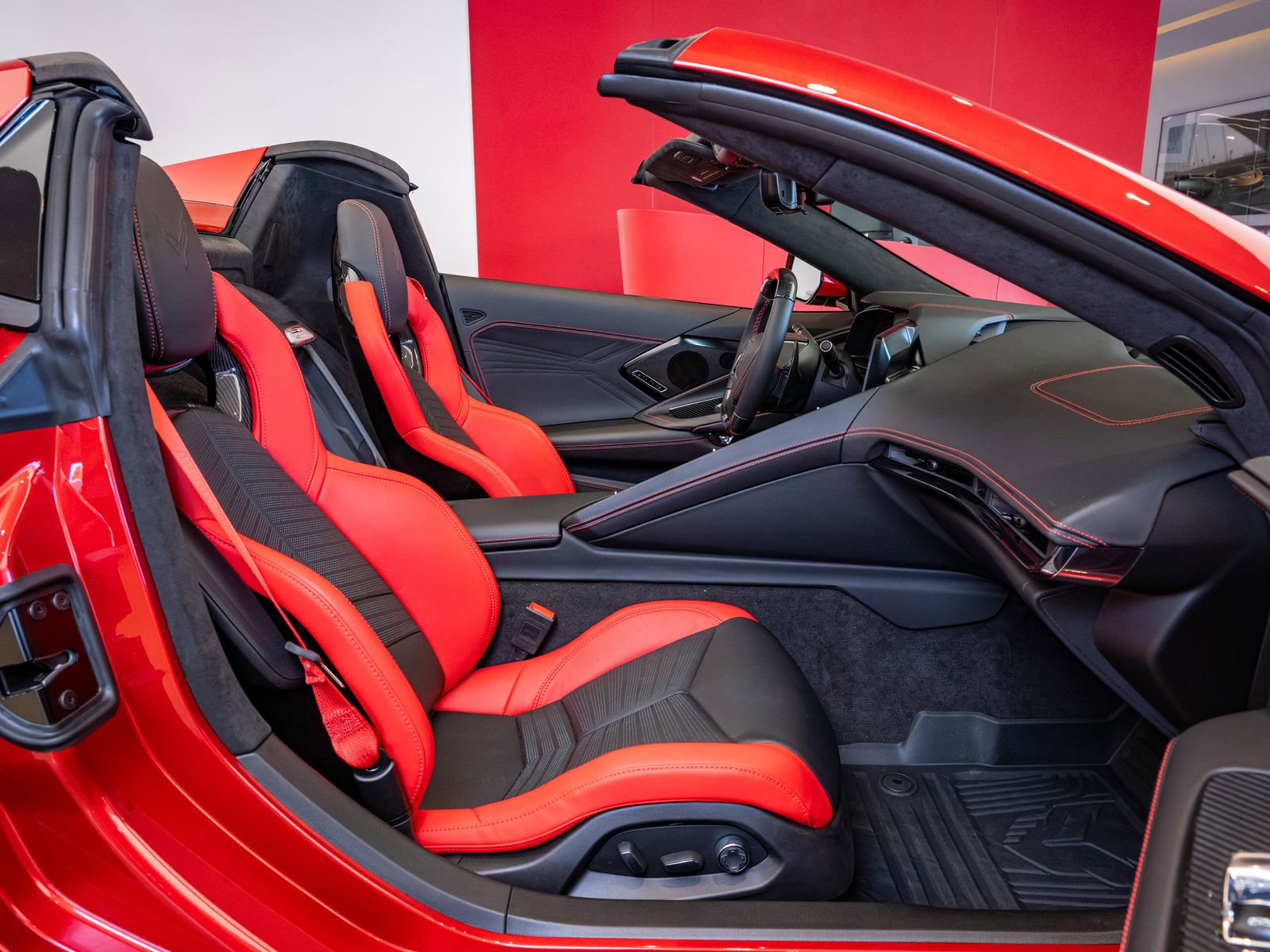 Used 2025 Chevrolet Corvette E-Ray image 18