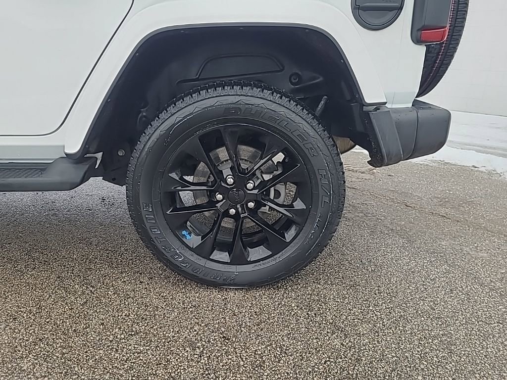Used 2022 Jeep Wrangler Unlimited Sahara image 19