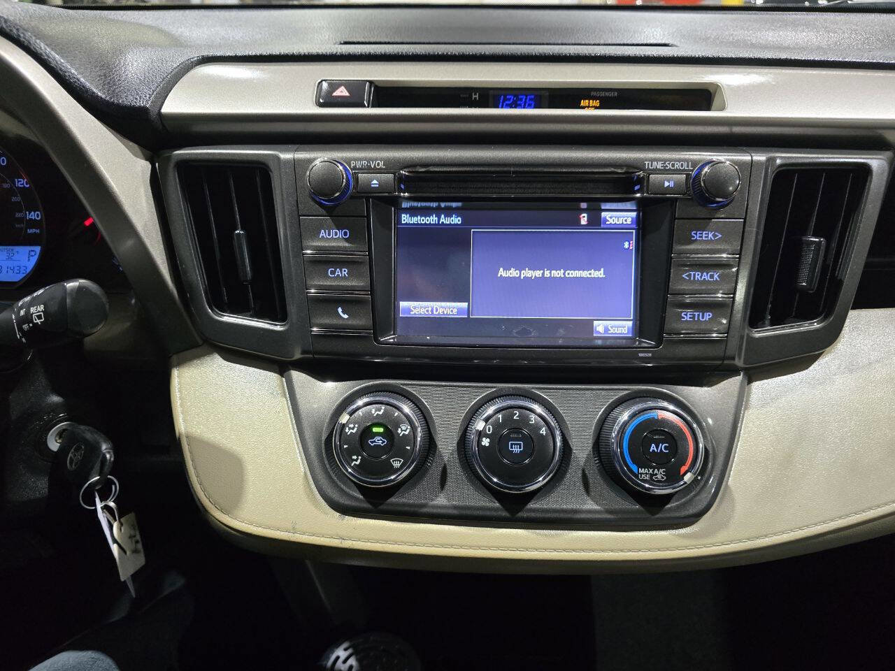 Used 2015 Toyota RAV4 LE image 37