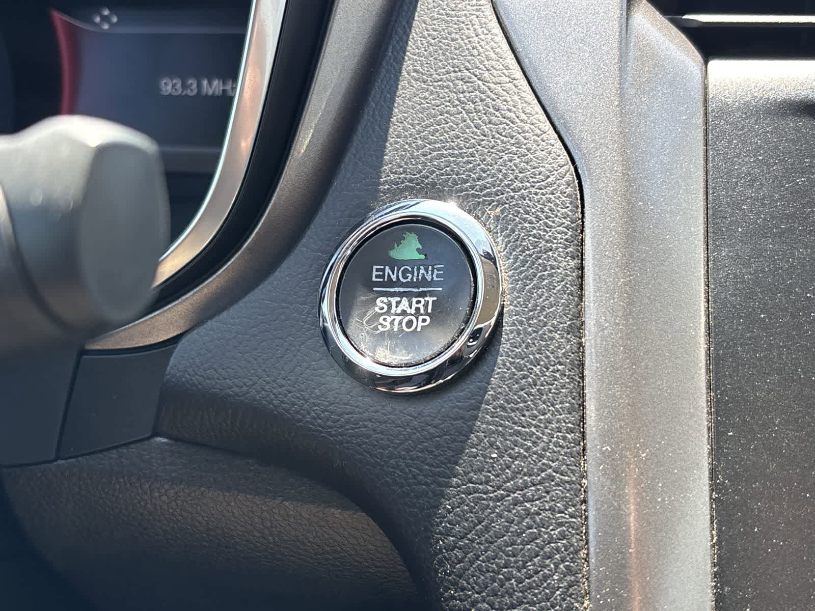 Used 2019 Ford Fusion SE FWD image 25
