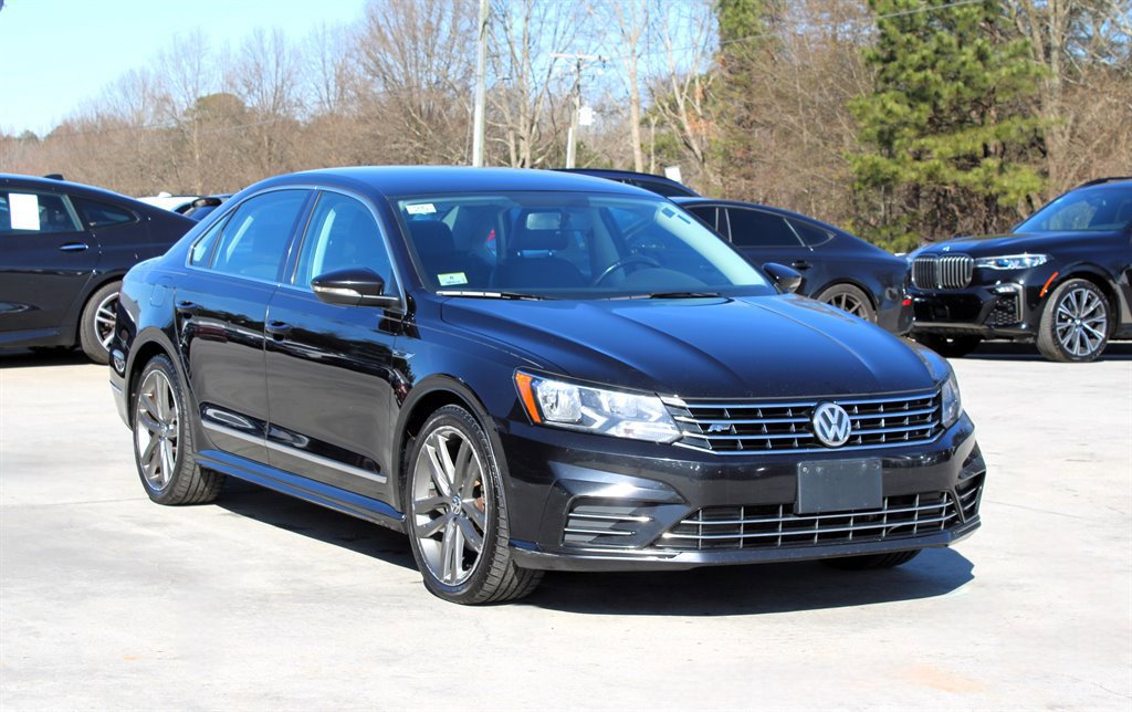 Used 2017 Volkswagen Passat 1.8T R-Line FWD image 9