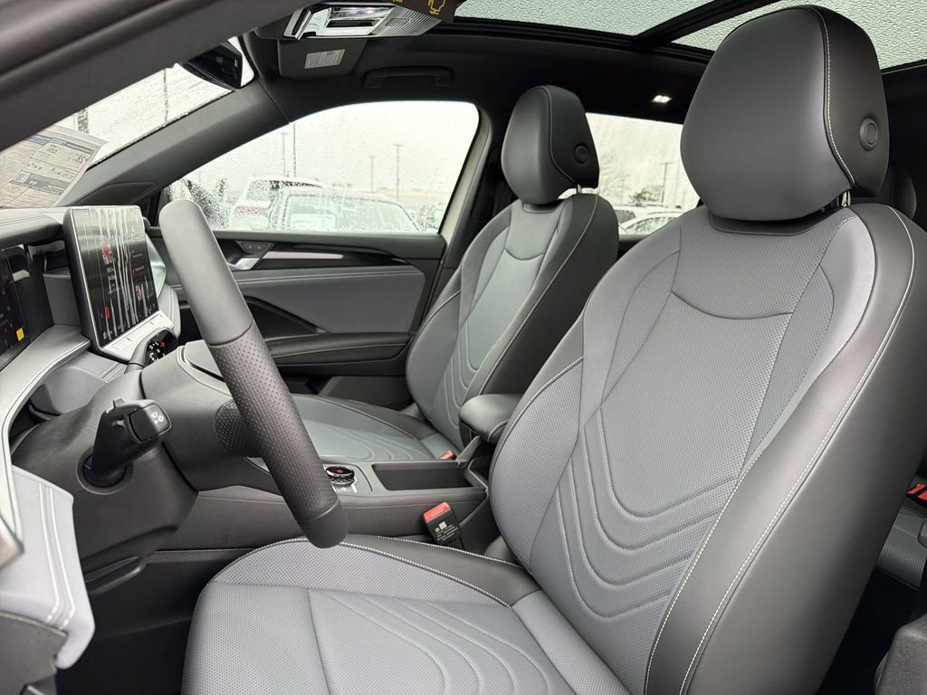 New 2026 Volkswagen Tiguan SE R-Line FWD image 12