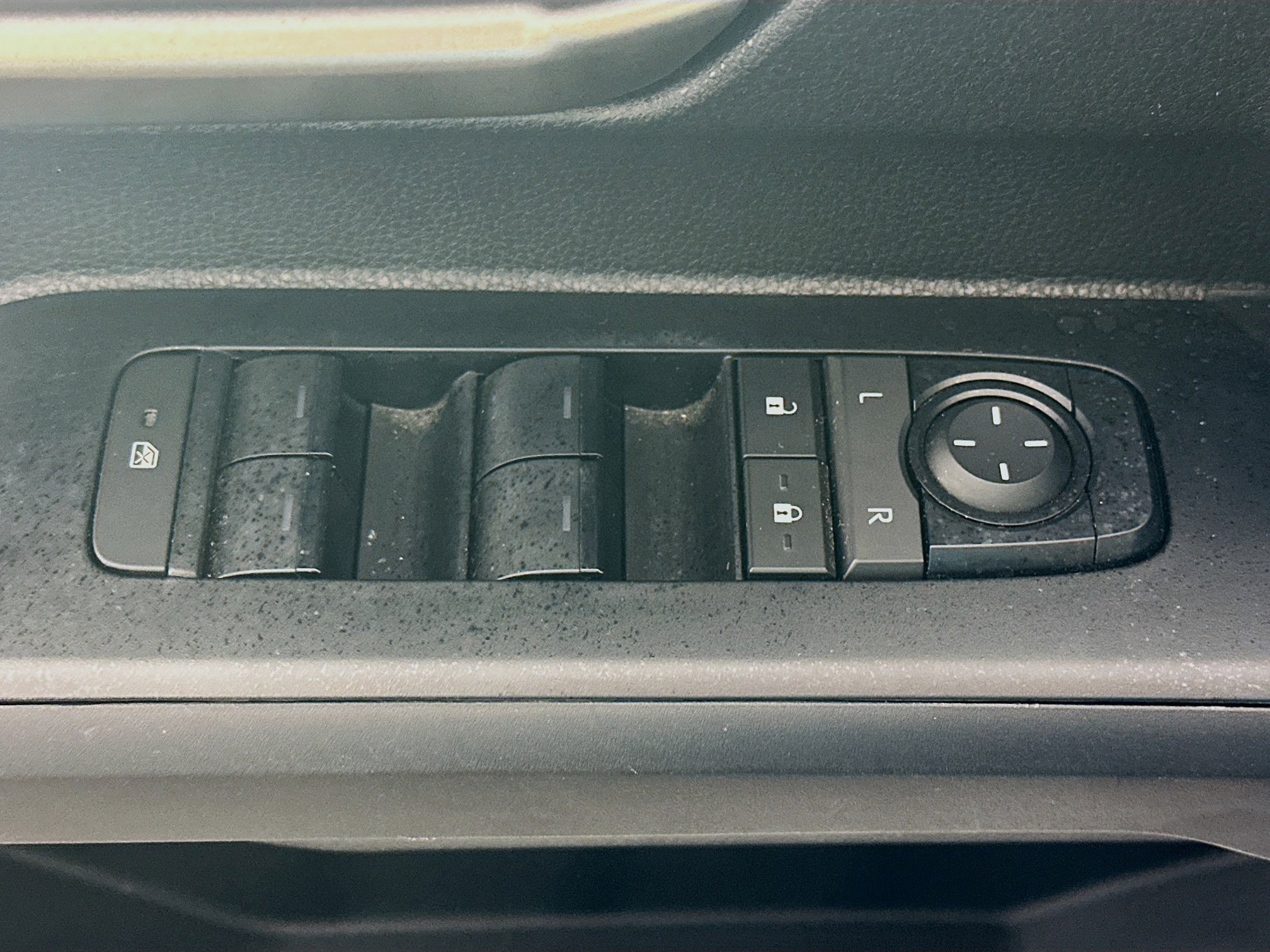 Used 2025 Toyota Tacoma TRD Off-Road image 15