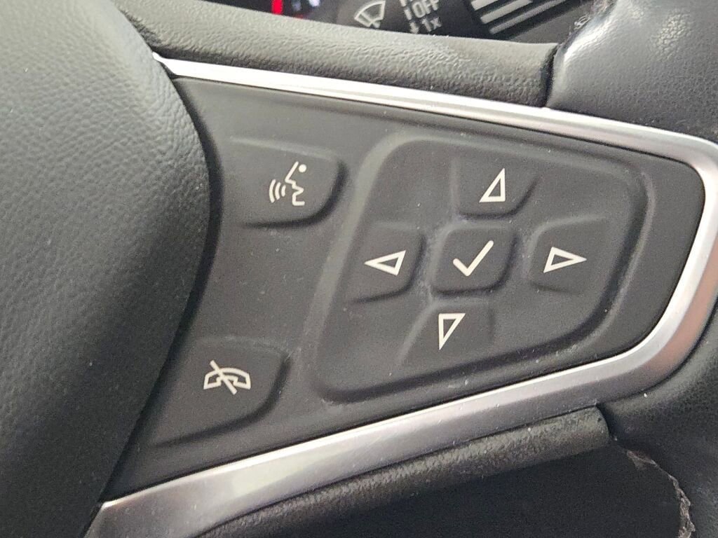 Used 2023 Chevrolet Malibu LT image 32