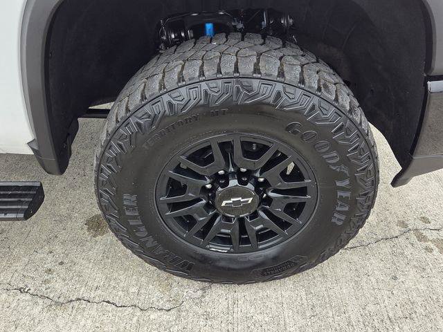 Certified 2025 Chevrolet Silverado 2500 ZR2 w/ Technology Package image 30