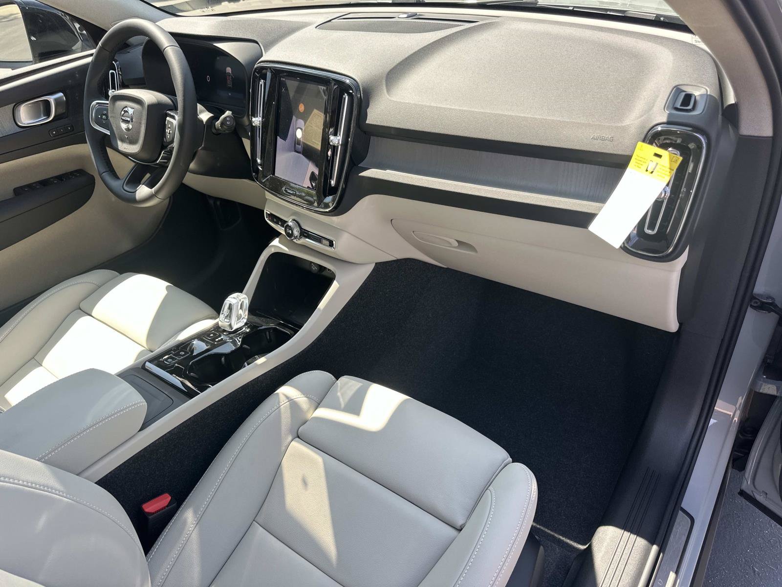 New 2026 Volvo XC40 B5 Plus w/ Protection Package Premier AWD/4WD image 21